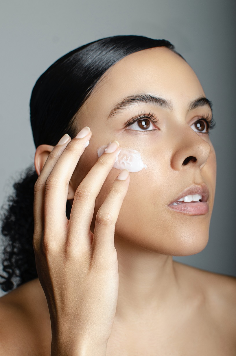 Jakich składników przeciwstarzeniowych szukać w kosmetykach?